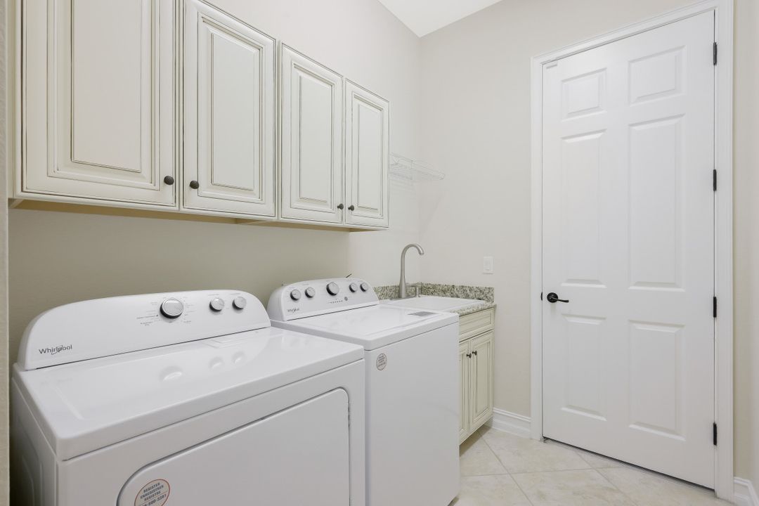 28592 Lisburn Ct, Bonita Springs, FL 34135