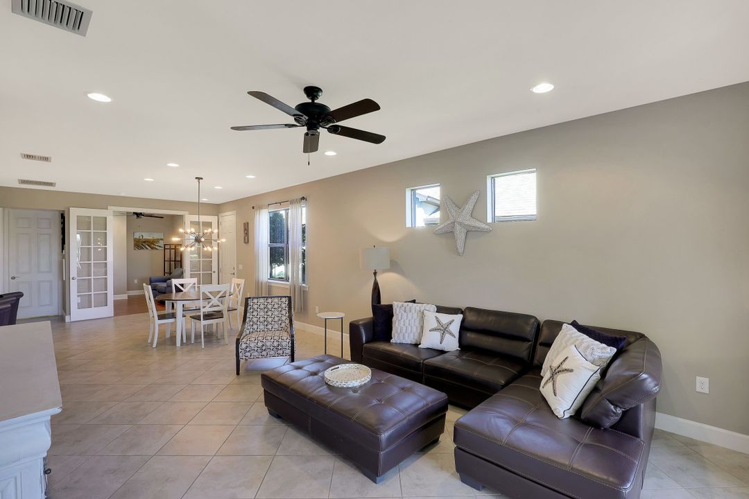 7594 Jacaranda Ln, Naples, FL 34114