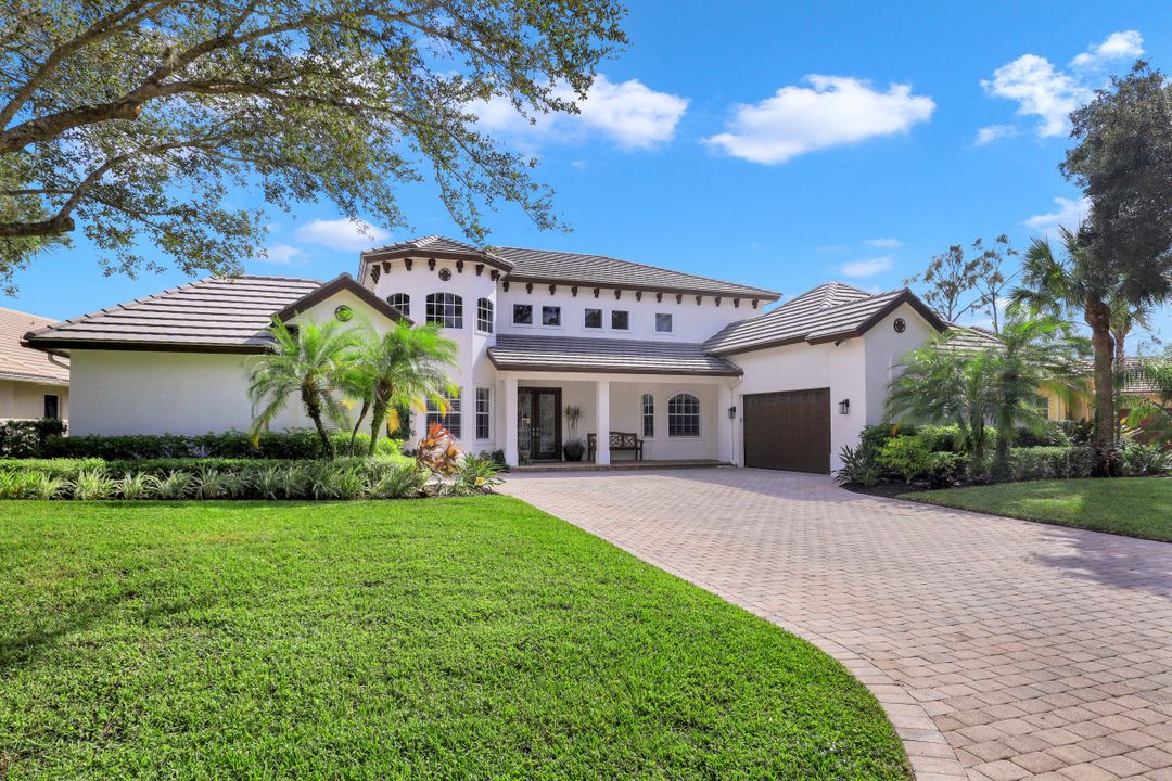 9699 Wilshire Lakes Blvd, Naples, FL 34109