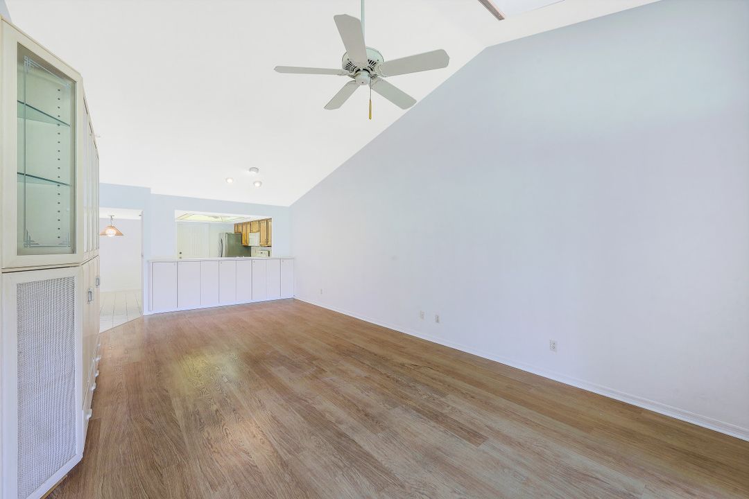 606 Kings Way, Naples, FL 34104