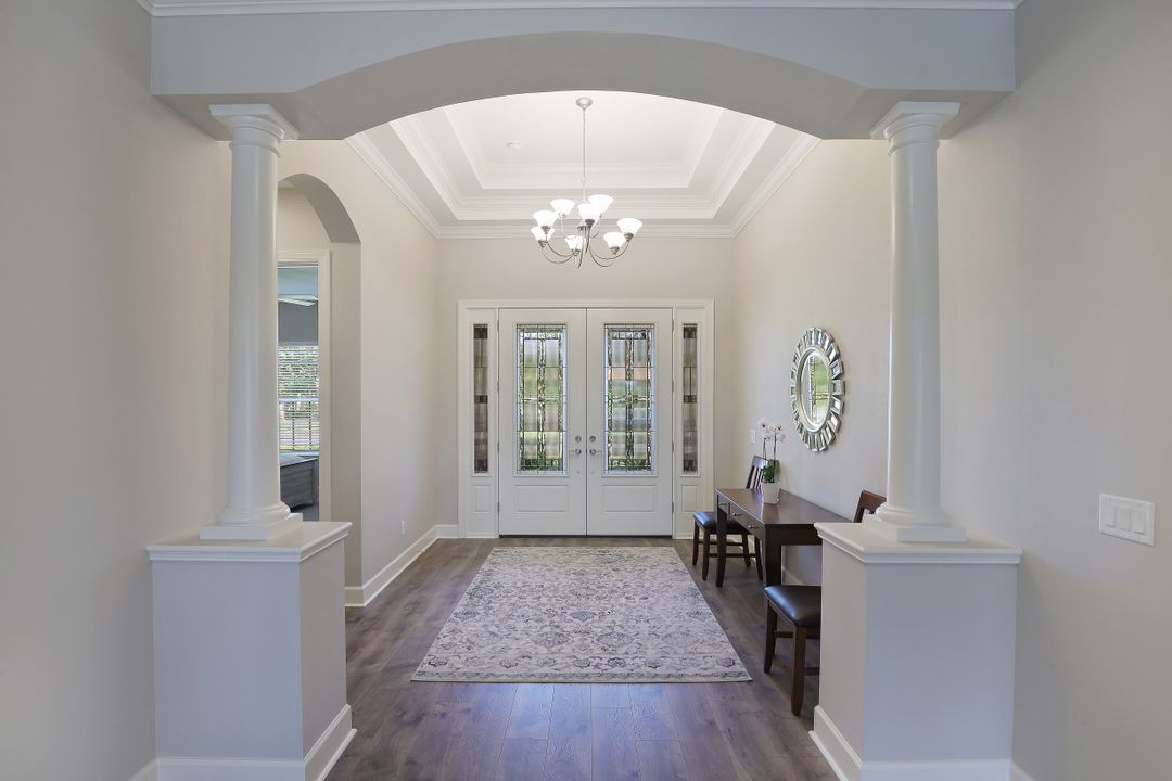 8427 Palacio Terrace S, Naples, FL 34114