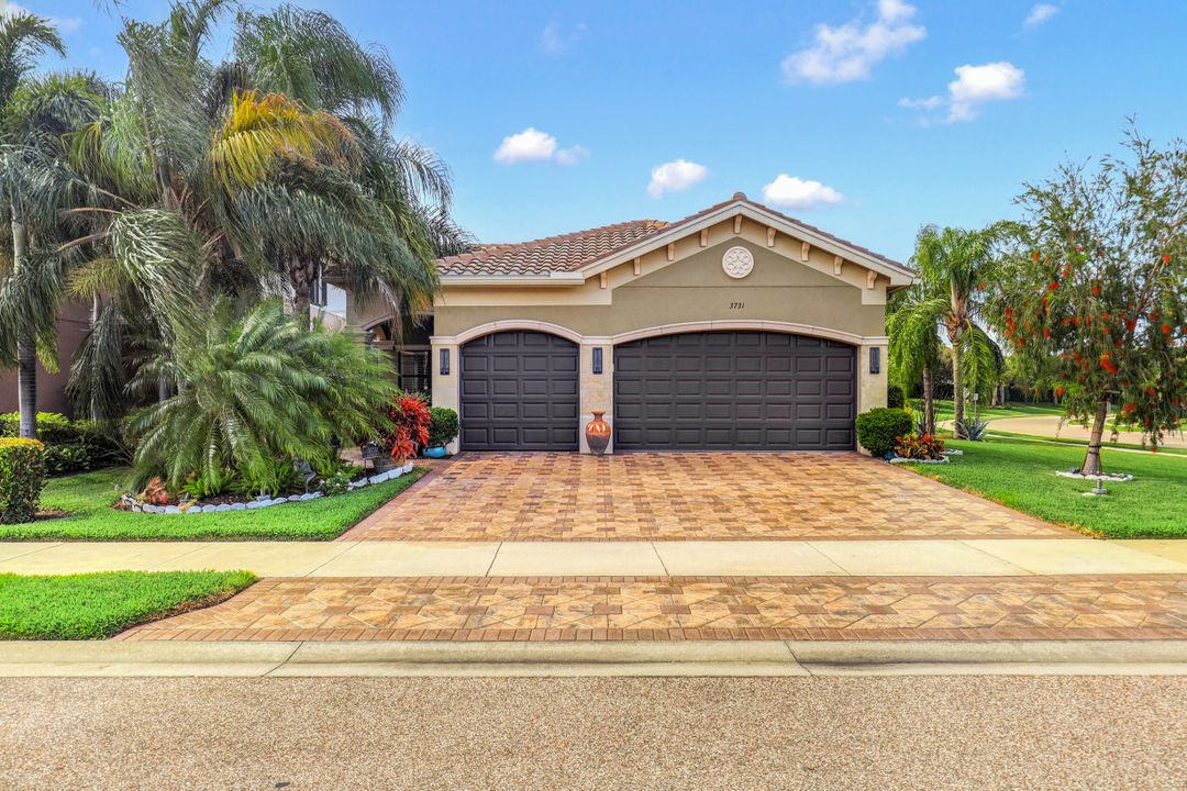 3731 Madeira Ct, Naples, FL 34119