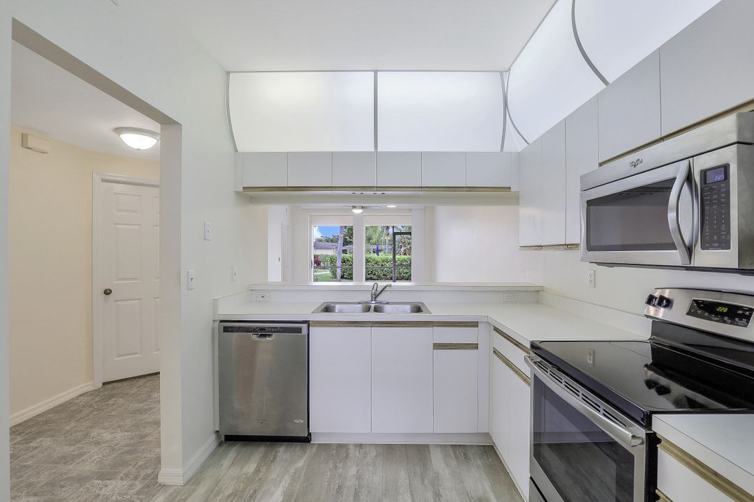 328 Bradstrom Cir, #E-101 Naples, FL 34113