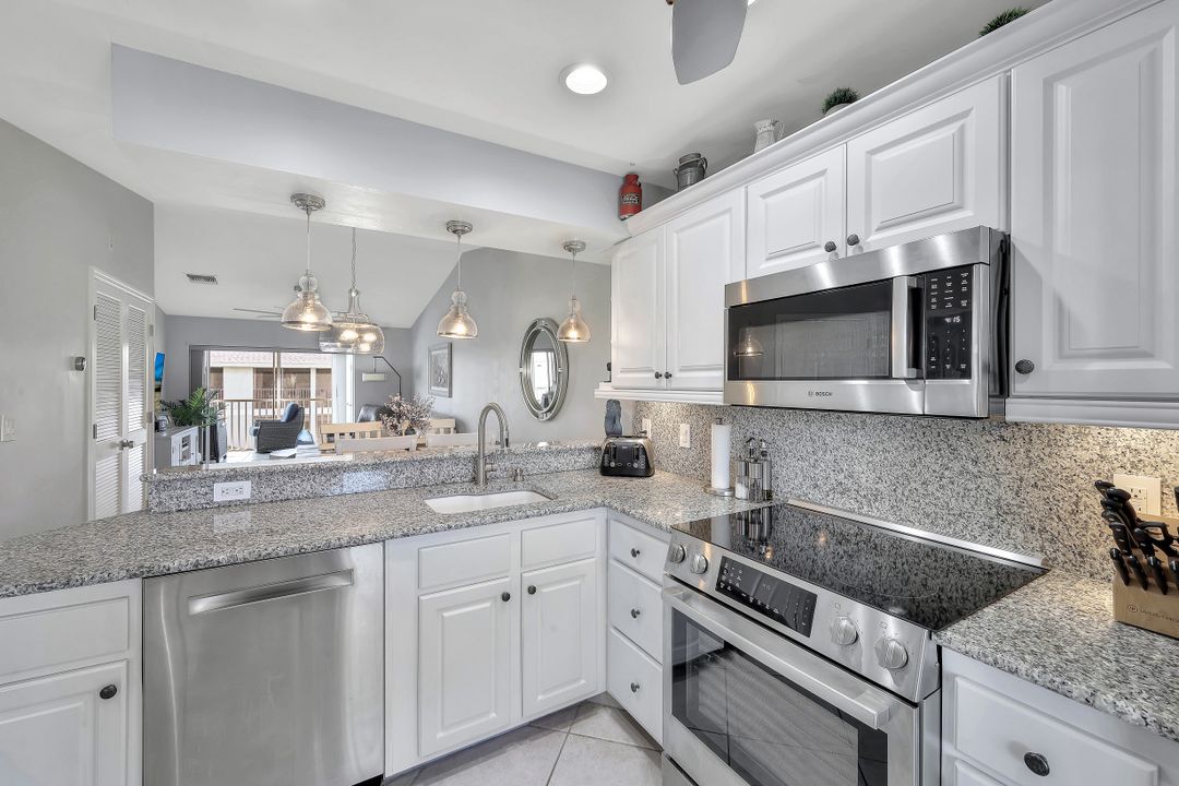 711 W Elkcam Cir #126, Marco Island, FL 34145