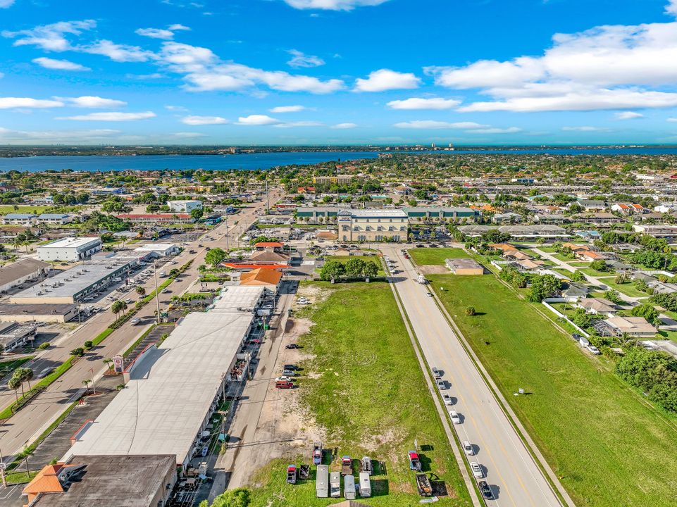 SE 15th Ave, Cape Coral, FL 33904