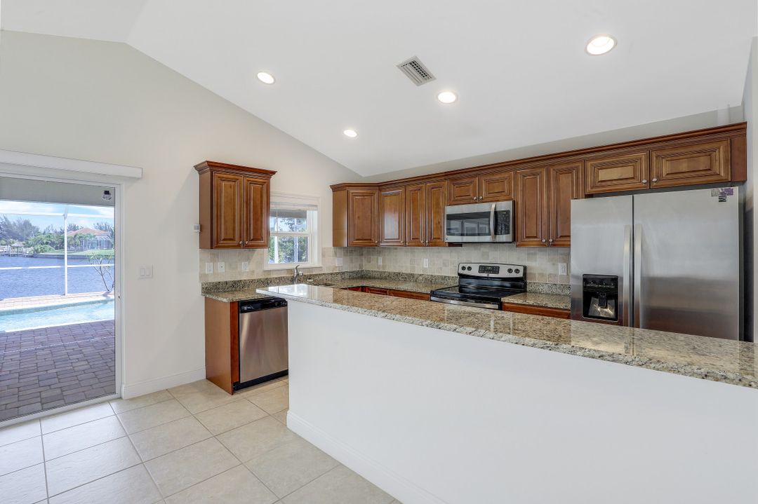 1723 SW 31st Ln, Cape Coral, FL 33914