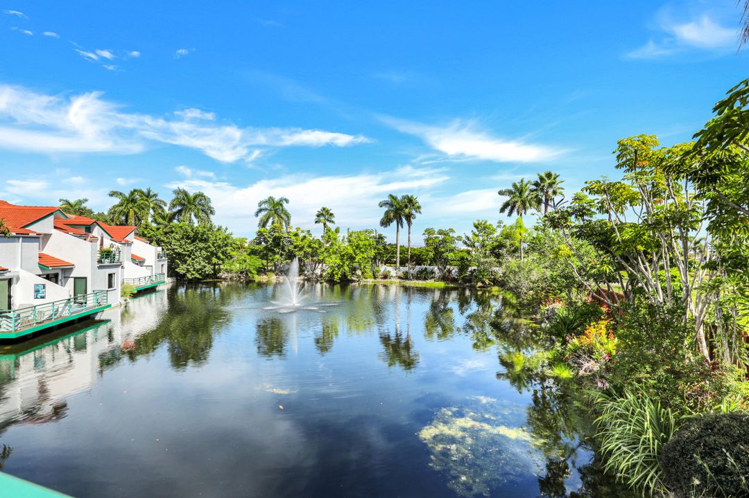 2278 Anchorage Ln #D, Naples, FL 34104