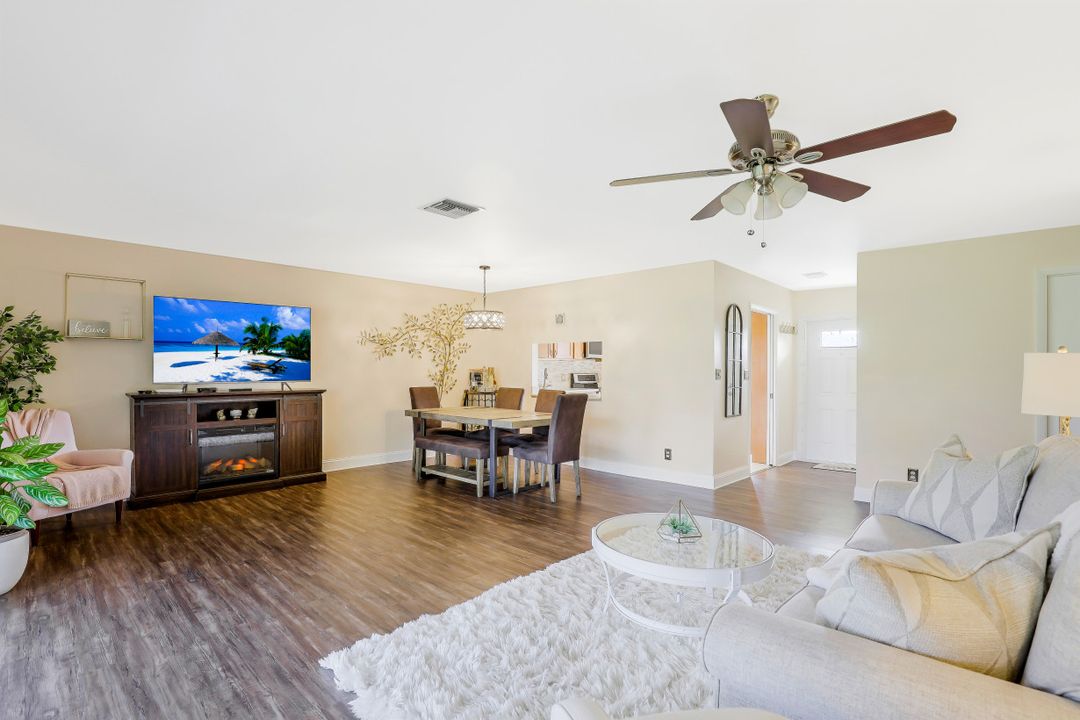 51 Glades Blvd #2, Naples, FL 34112