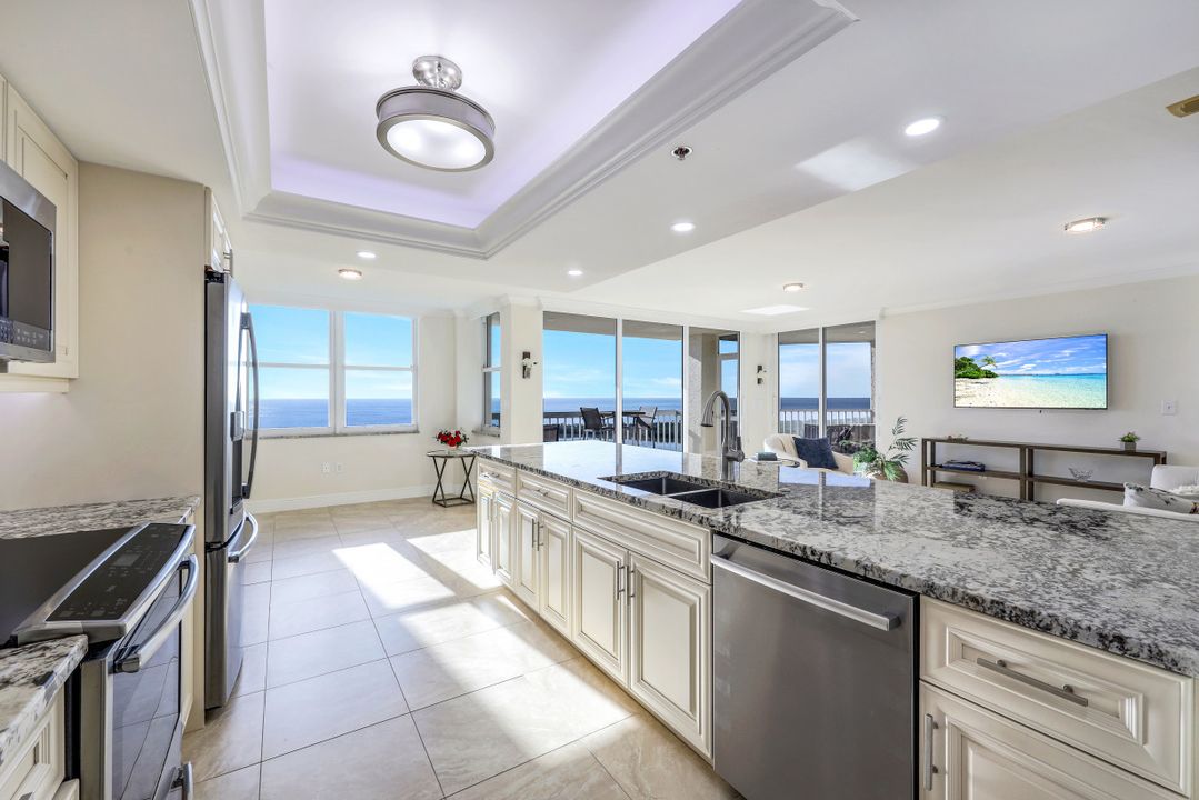 6585 Nicholas Blvd  #1803, Naples, FL 34108