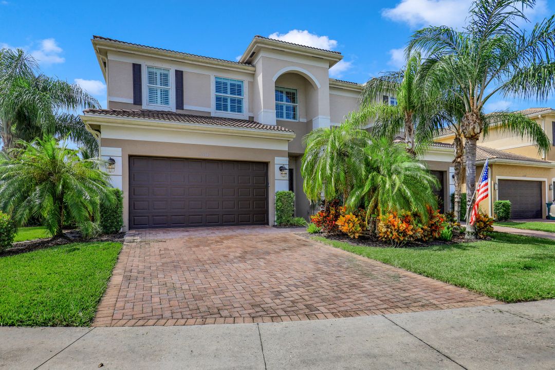 6558 Monterey Point, Naples, FL 34105