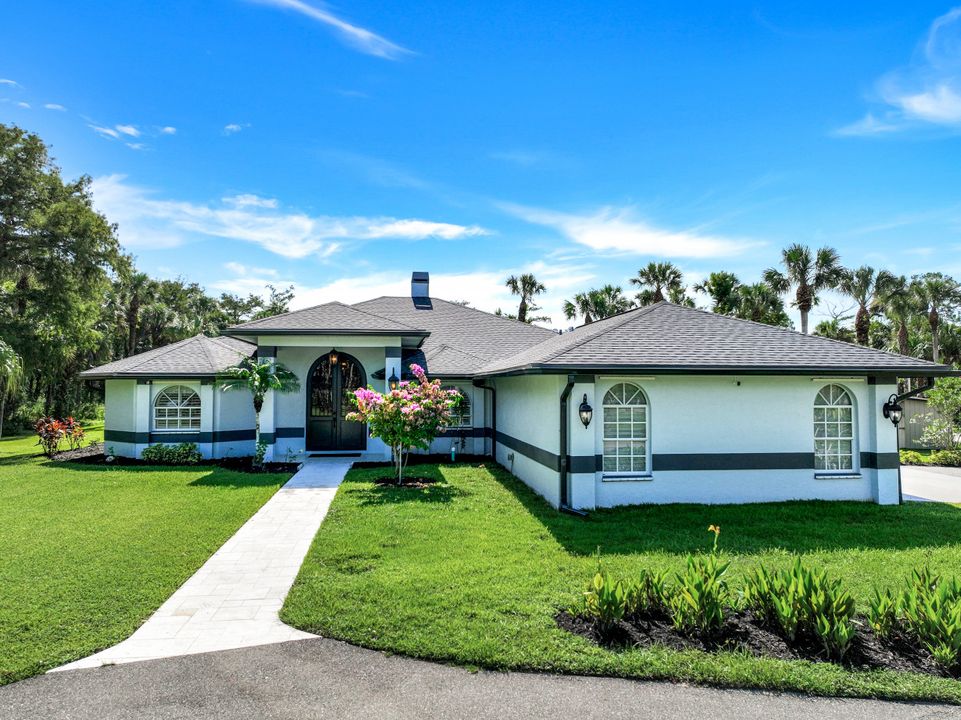 720 17th St NW, Naples, FL 34120