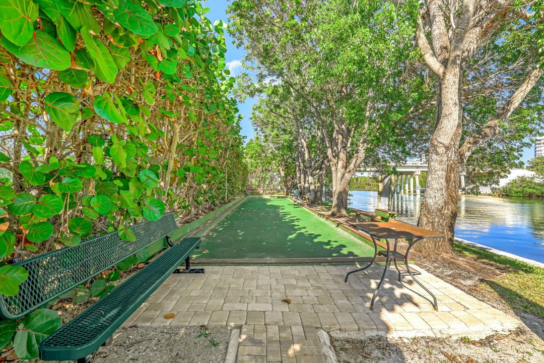 11116 Gulf Shore Dr #904, Naples, FL 34108