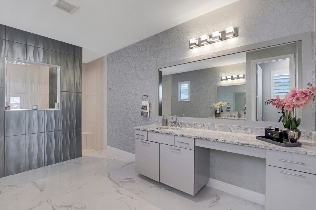 8961 Mustique Ln, Naples, FL 34114
