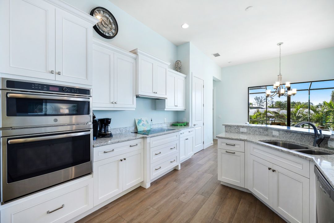 5828 SW 1st Ave, Cape Coral, FL 33914