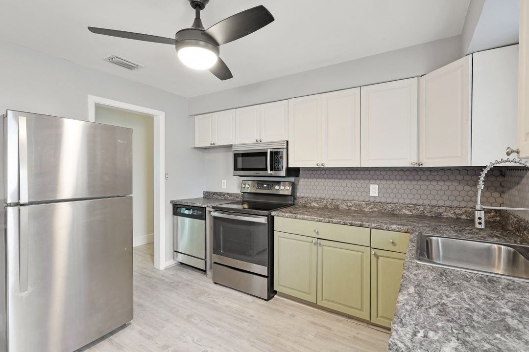 3575 Thomasson Dr, Naples, FL 34112