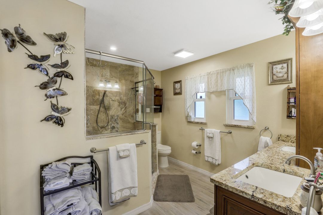 28 SE 12th Ave, Cape Coral, FL 33990