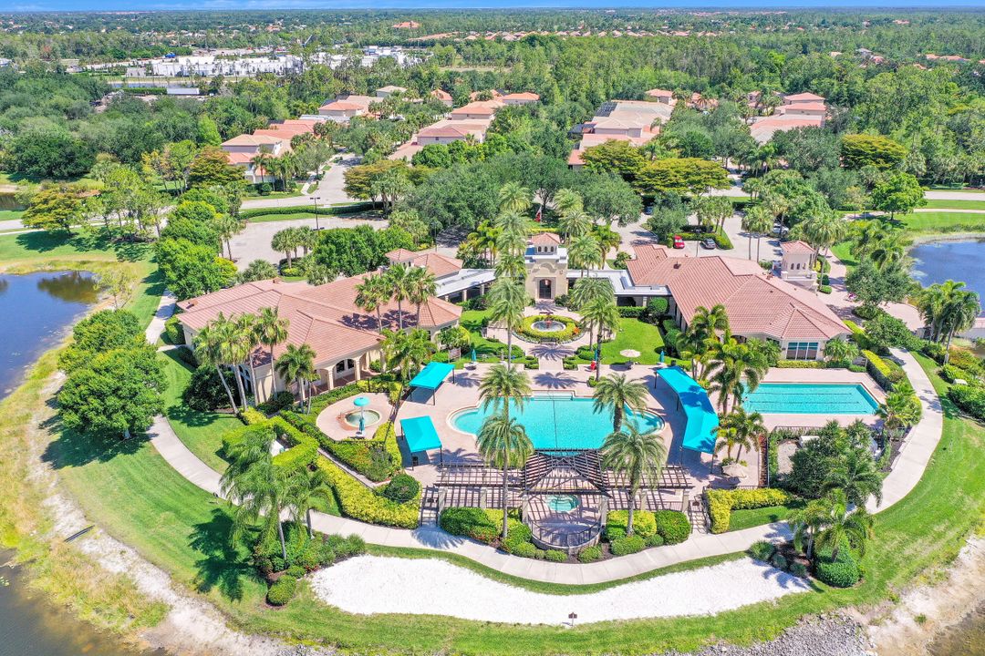 1627 Triangle Palm Terrace, Naples, FL 34119