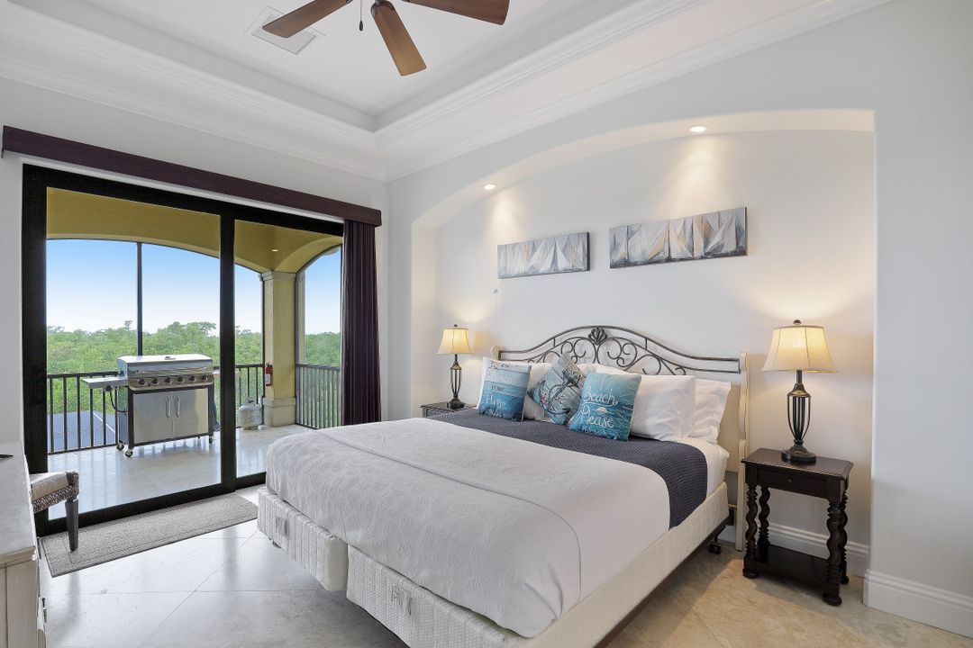 500 Spinnaker Dr, Marco Island, FL 34145