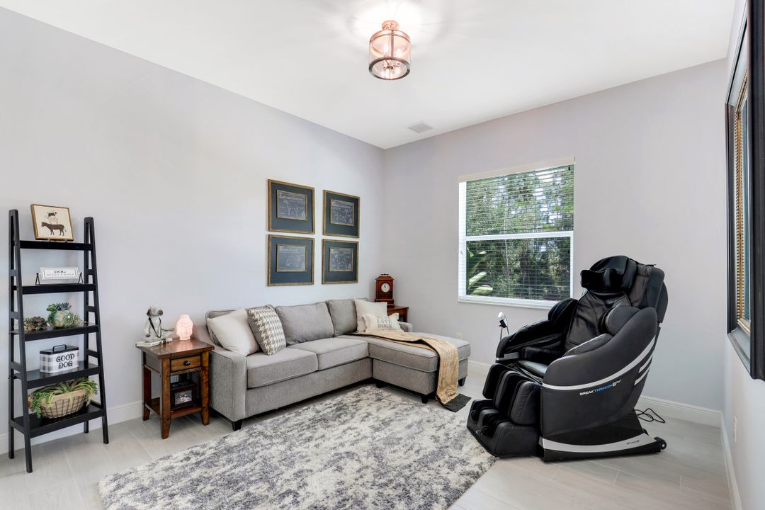 2112 16th St NE, Naples, FL 34120