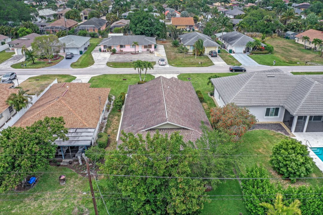 628 104th Ave N, Naples, FL 34108