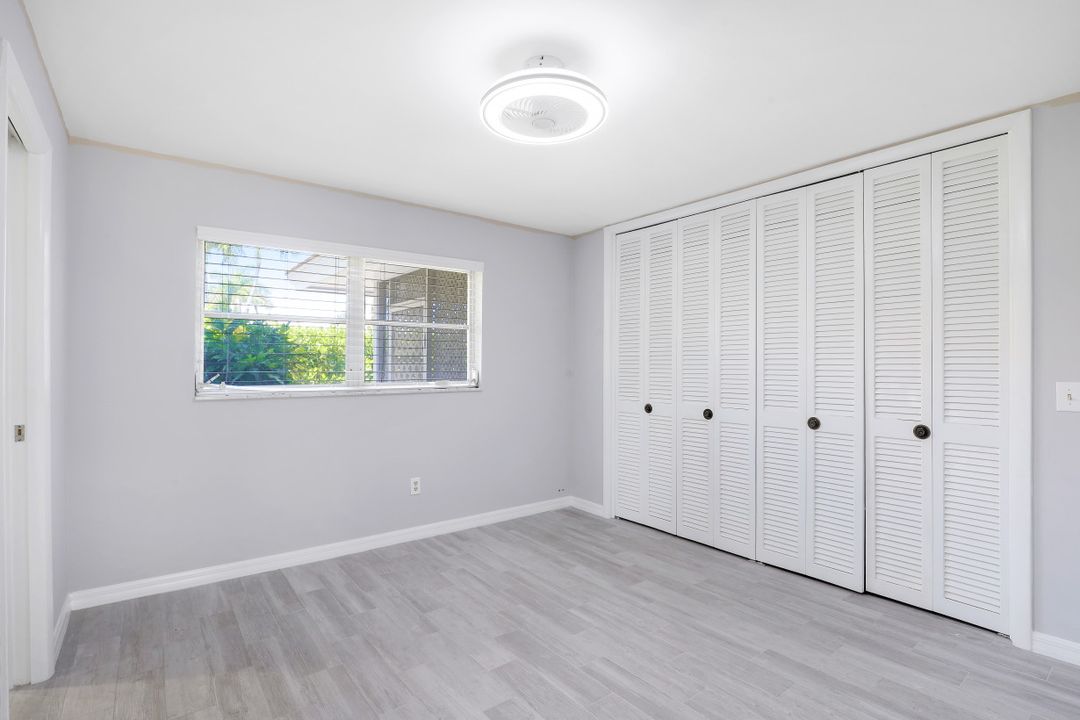 288 Grapewood Ct, Marco Island, FL 34145