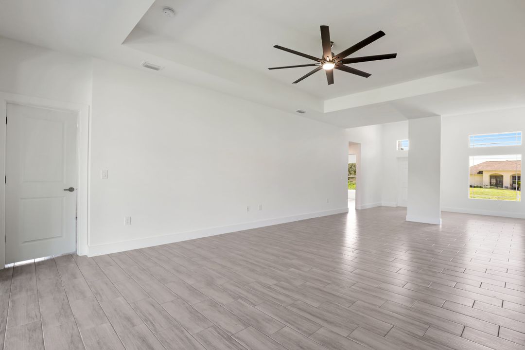3410 34th St SW, Lehigh Acres, FL 33976