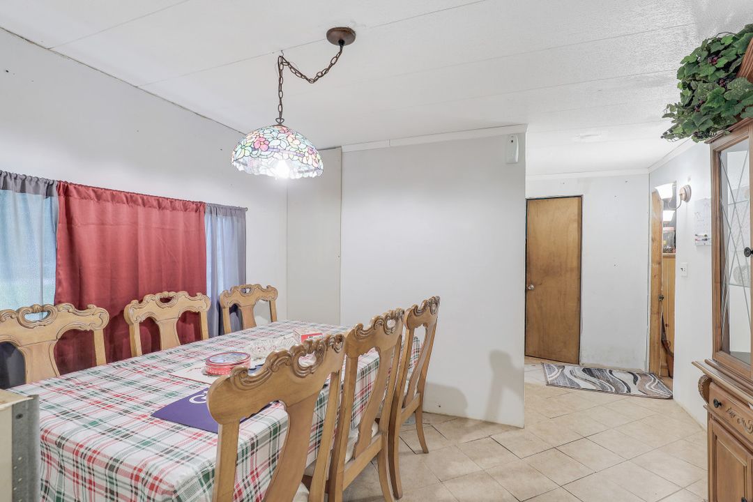 7905 Marx Dr, North Fort Myers, FL 33917