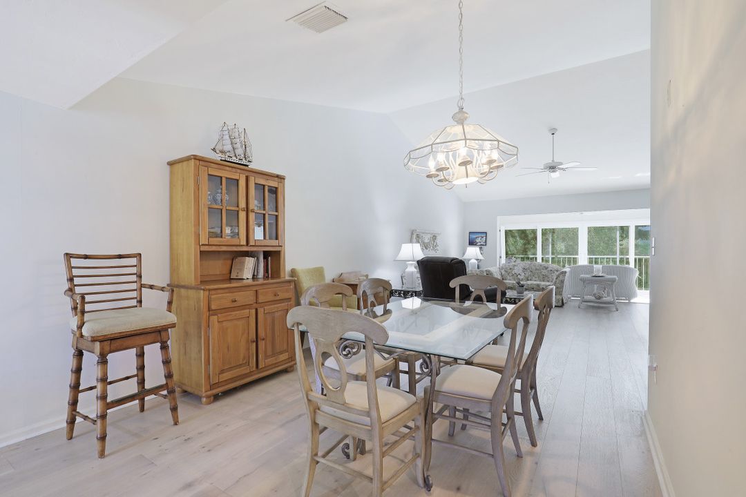 5895 Chanteclair Dr #122, Naples, FL 34108