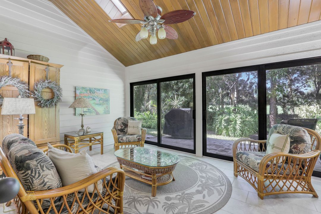 581 Gulf Park Dr, Naples, FL 34108