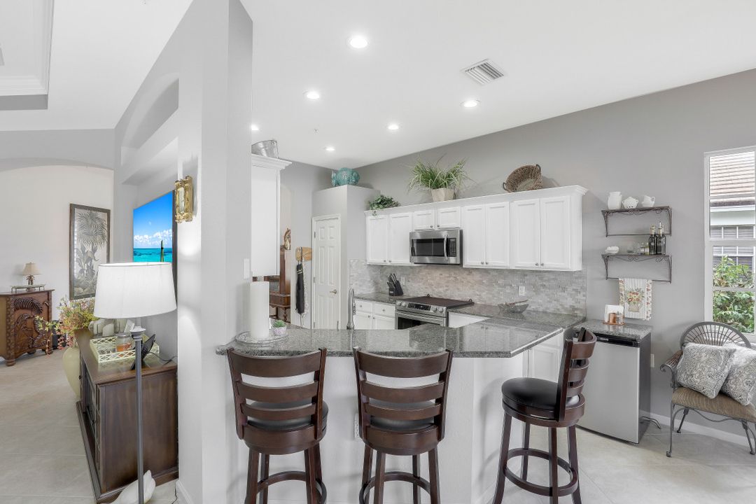 10095 Valiant Ct #201, Miromar Lakes, FL 33913