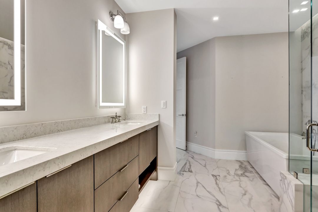 505 5th Ave S #303, Naples, FL 34102