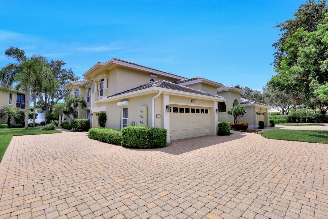 1825 Seville Blvd #811, North Naples, FL 34109