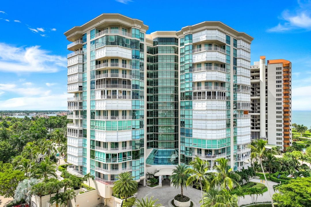 4255 Gulf Shore Blvd N #206, Naples, FL 34103