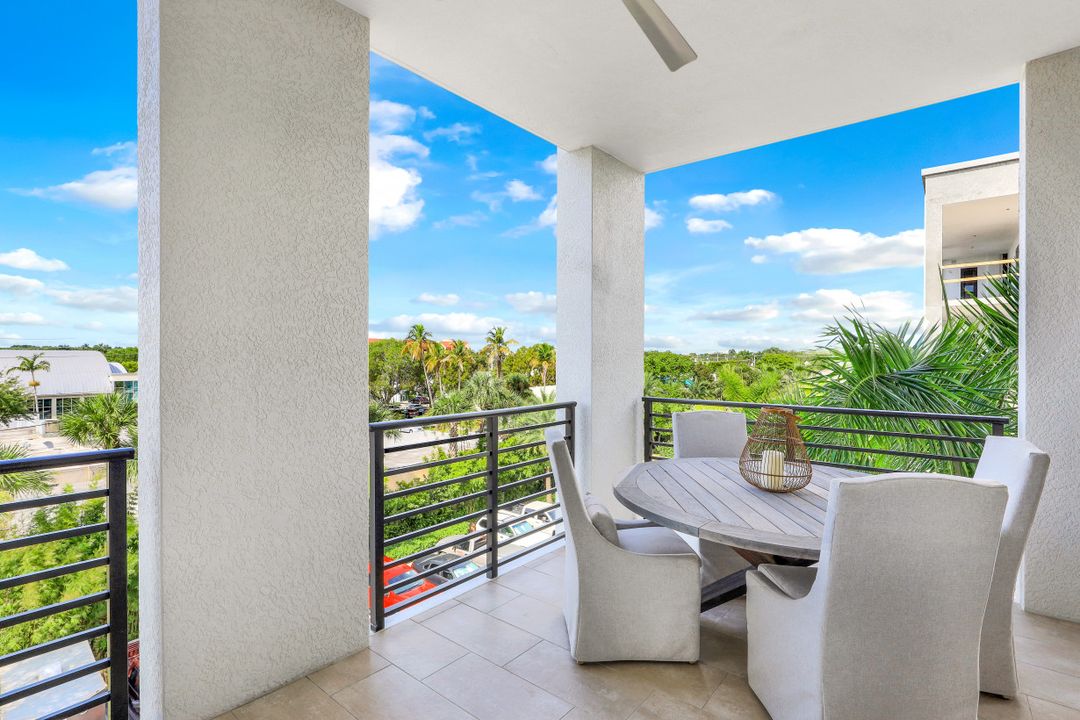 1111 Central Ave #402, Naples, FL 34102