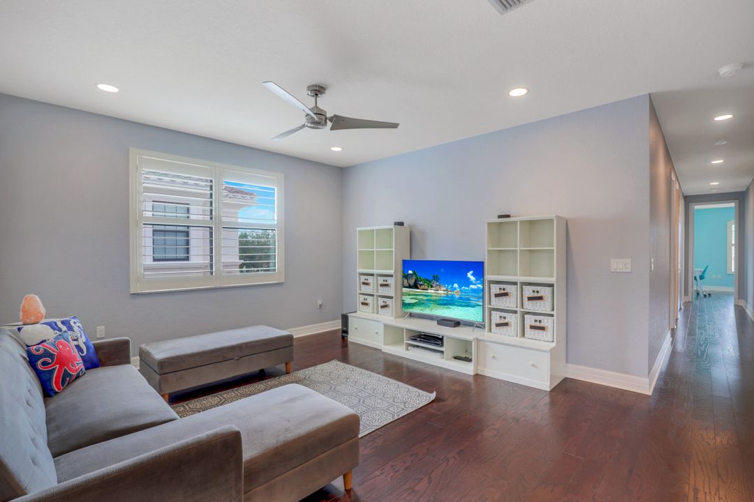 3082 Hudson Ter, Naples, FL 34119