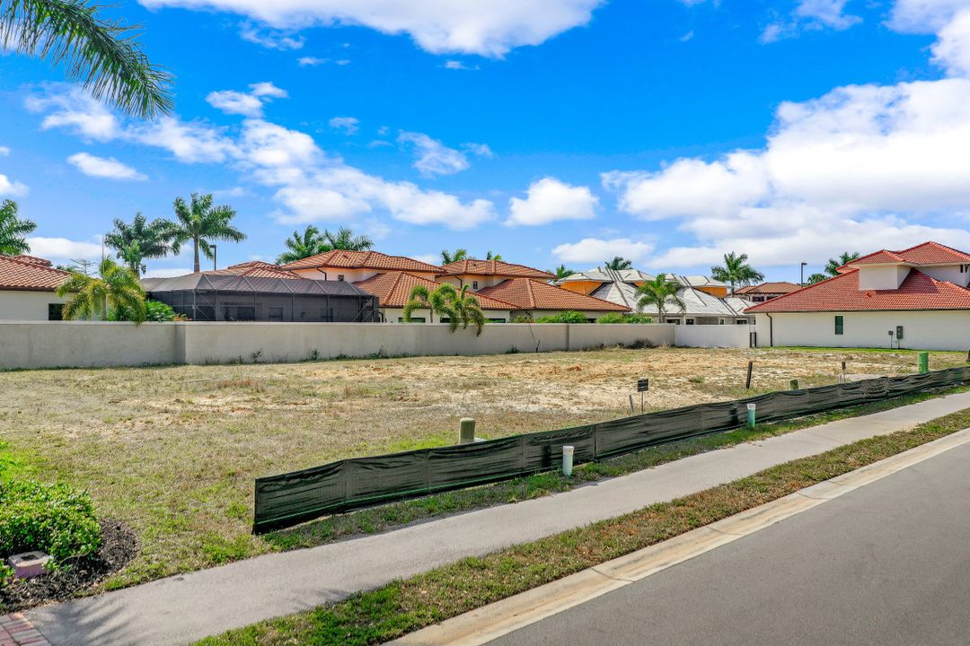 7968 Cordoba Pl, Naples, FL 34113