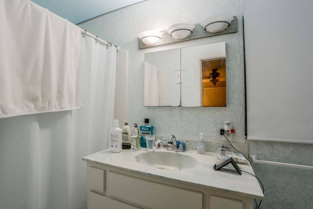 5310 Bayview Ct, Cape Coral, FL 33904