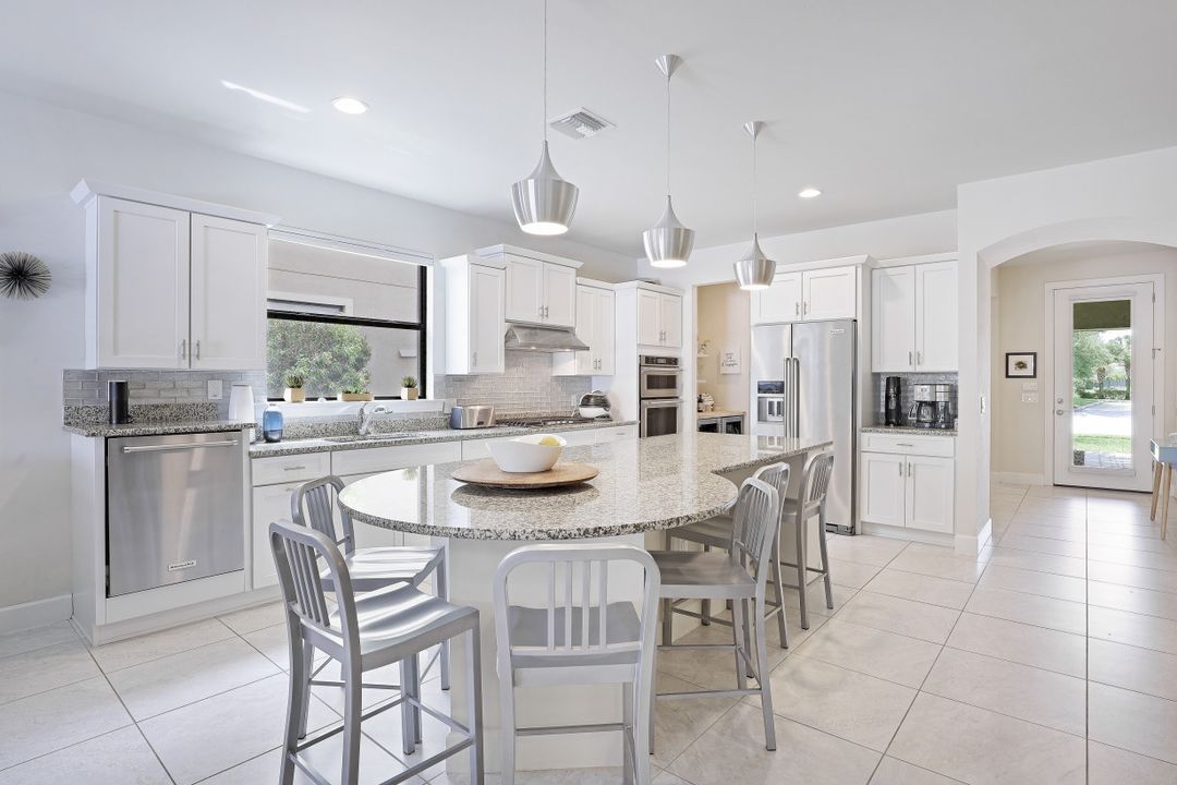 16083 Camden Lakes Cir, Naples, FL 34110