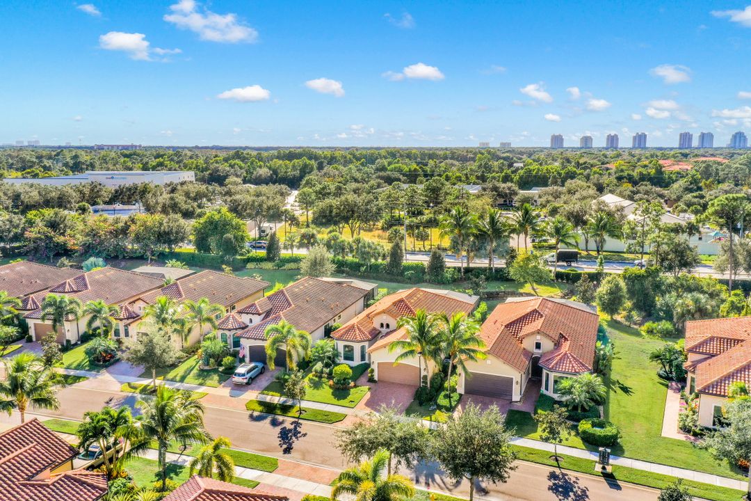 9021 Isla Bella Cir, Bonita Springs, FL 34135