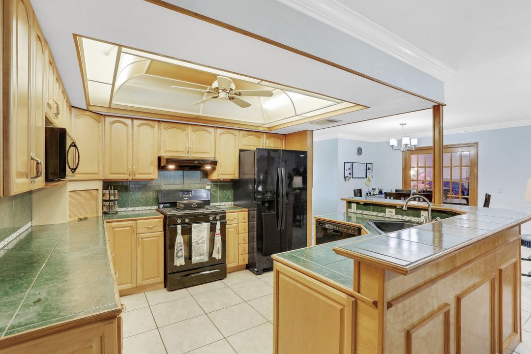 4747 McGregor Blvd, Fort Myers, FL 33901