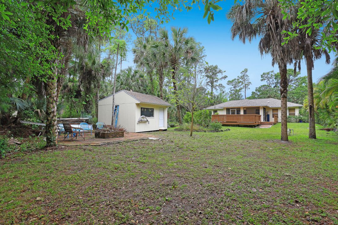 560 4th St NE, Naples, FL 34120