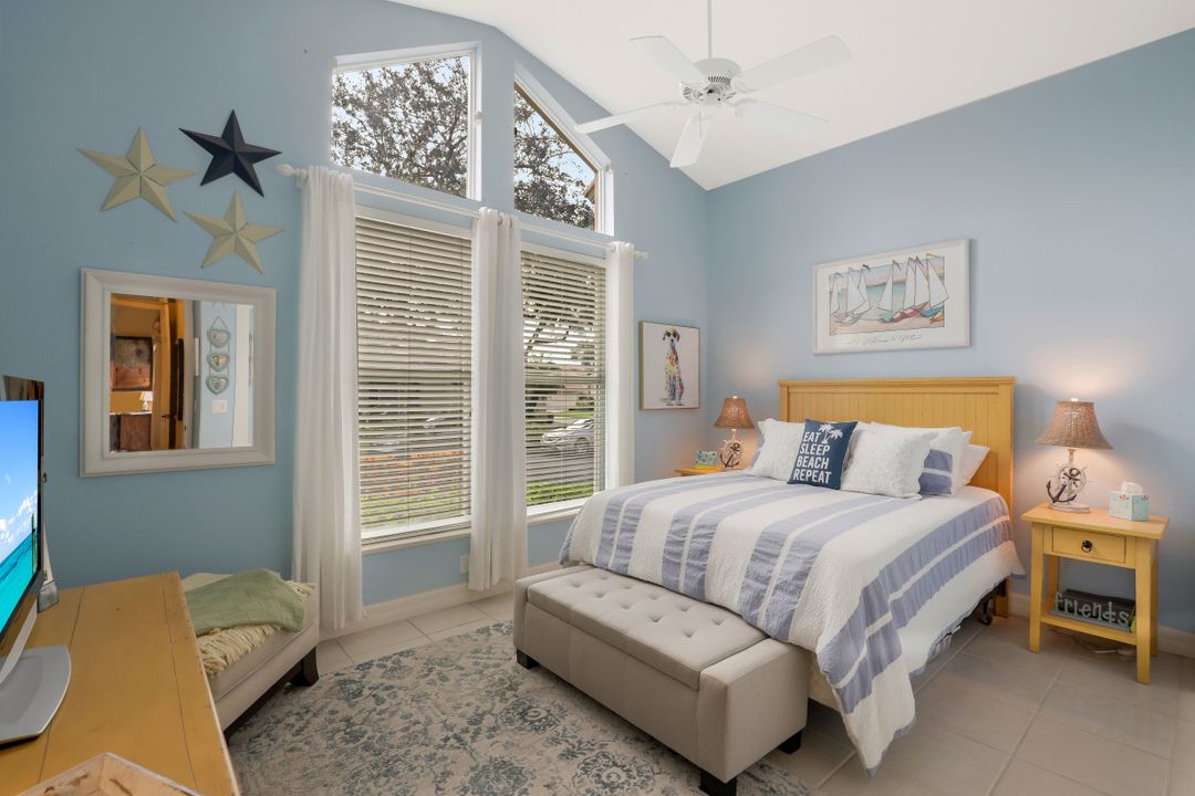 3640 Sawgrass Ct, Bonita Springs, FL 34134