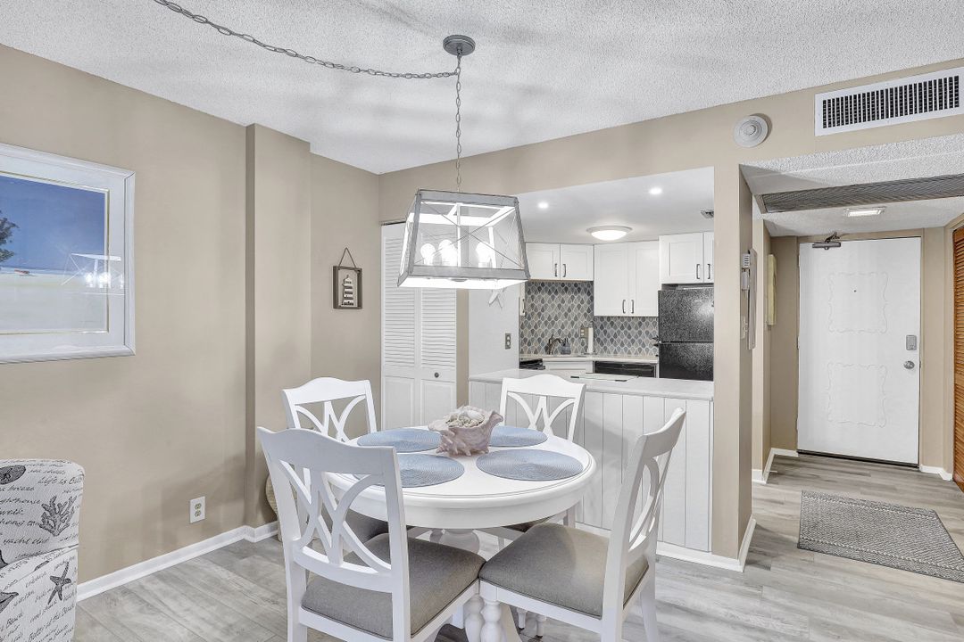 1 Bluebill Ave #709, Naples, FL 34108