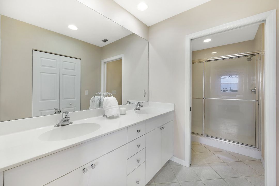 450 Launch Cir #401, Naples, FL 34108