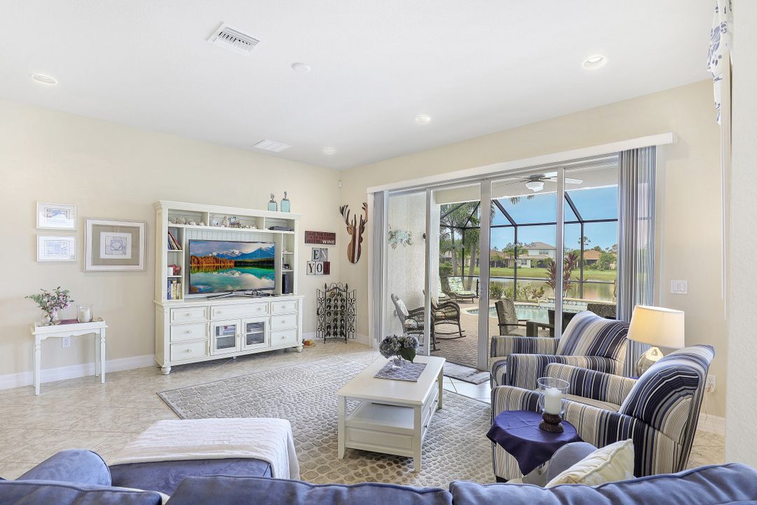 10119 Mimosa Silk Dr, Fort Myers, FL 33913