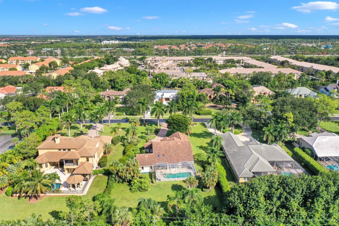 9245 The Ln, Naples, FL 34109