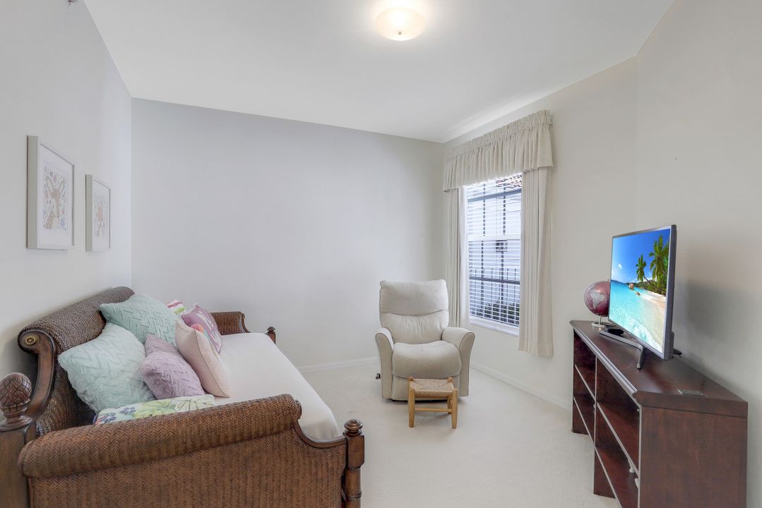 2140 Arielle Dr #407, Naples, FL 34109