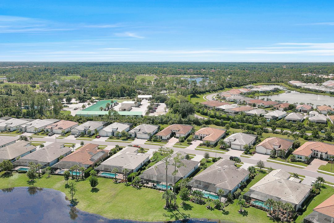 2155 Antigua Ln, Naples, FL 34120