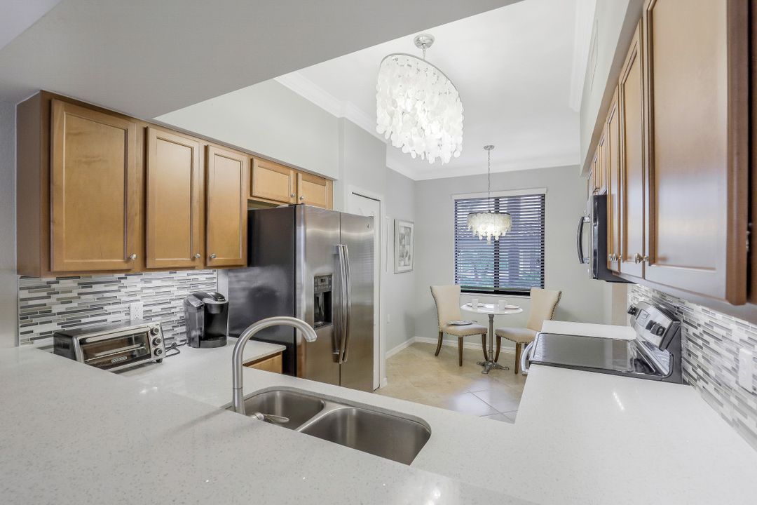 9727 Acqua Ct #415, Naples, FL 34113