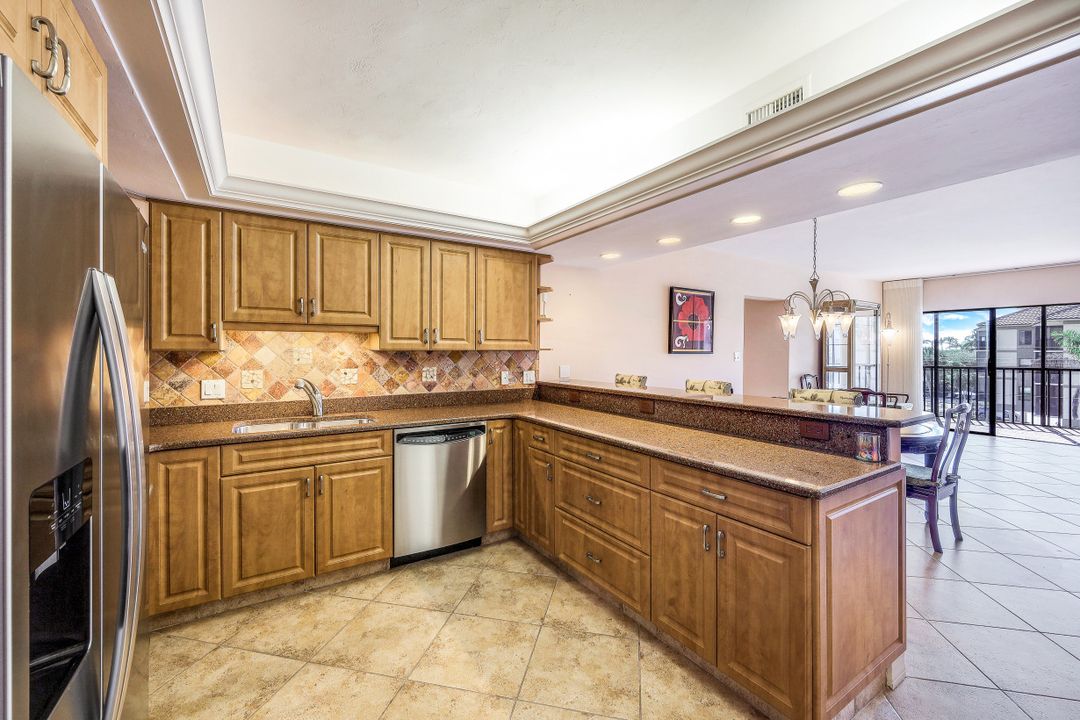 961 Swallow Ave #302, Marco Island, FL 34145